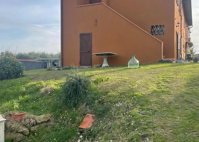 L'isola Che Non C'e Nyaraló Palaia